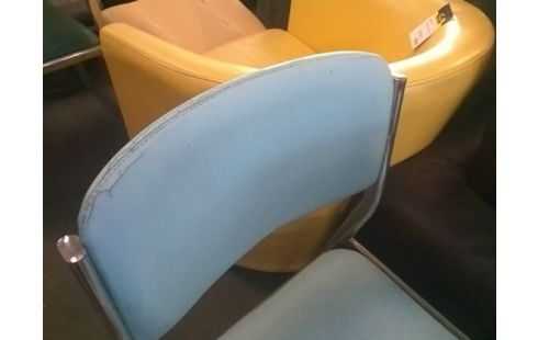 CHAISE BLEUE CLAIRE (TRACES USURES)