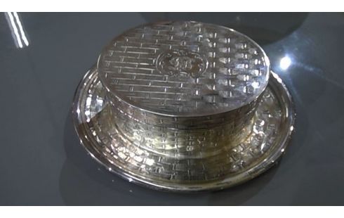 DOSE, , TABLETT VERSILBERTES METALL