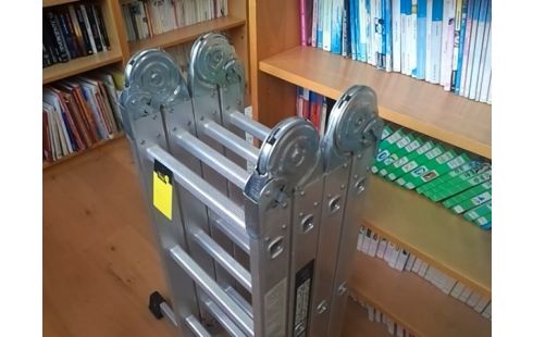 ECHELLE PLIANTE MULTI POSITION