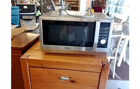 MICRO ONDES FOUR SAMSUNG GRIS AVEC ACCESSOIRES