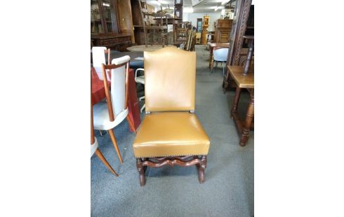 4 CHAISES STYLE LOUIS XIII OS DE MOUTON