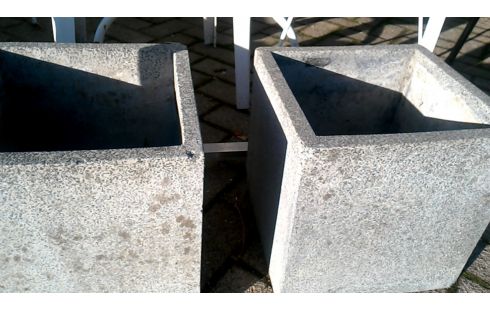 BLOEMBAK VIERKANT GRIJS CEMENT PER STUK