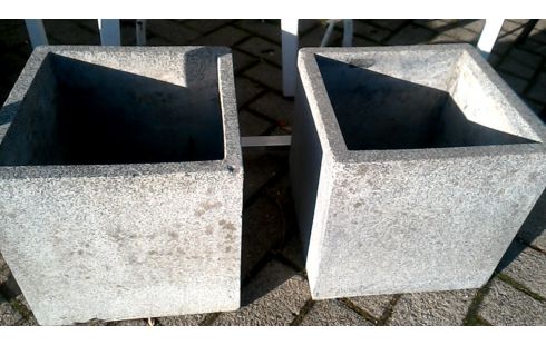 BLOEMBAK VIERKANT GRIJS CEMENT PER STUK