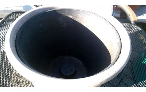 MACETERO TERRA COTTA REDONDO GRIS