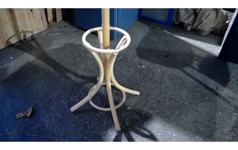 PORTEMANTEAU EN BOIS STYLE PERROQUET