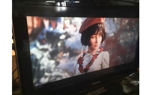 TELEVISEUR SAMSUNG 81CM / FULL HD / TNT HD / AVEC TELECOMMANDE