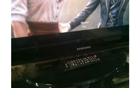 TELEVISEUR SAMSUNG 81CM / FULL HD / TNT HD / AVEC TELECOMMANDE