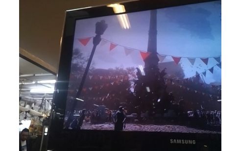 TELEVISEUR SAMSUNG 81 CM / FULL HD / TNT HD / AVEC TELECOMMANDE