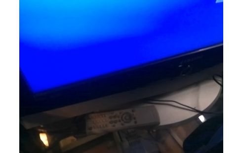 TELEVISEUR SAMSUNG SANS TNT AVEC TELECOMMANDE