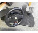 VOLANT POUR ORDINATEUR THRUSTMASTER AVEC PEDALE