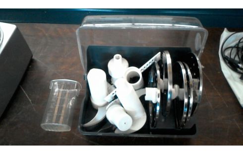 ROBOT  MAGIMIX +  ACCESSOIRES