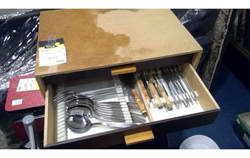 OLIE- EN AZIJNSTELLETJE