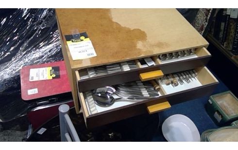 OLIE- EN AZIJNSTELLETJE