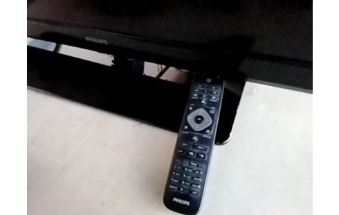 ECRAN LCD PHILIPS 107 CM TÉLÉCOMMANDE