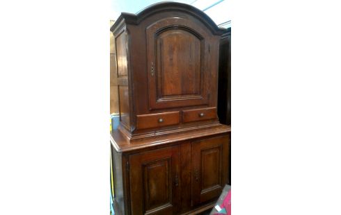 BUFFETKAST. MASSIEF EIK 3 DEUREN 2 LADEN