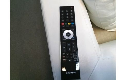 TELEVISEUR GRUNDIG 100CM TNT HDI TDE