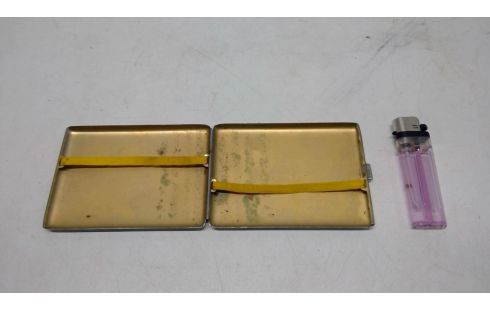 SIGARETTEN DOOSJE  METAAL, VINTAGE