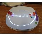LOT DE 5 ASSIETTES BLANCHES MOTIF FLEURS