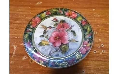 ASSIETTE DECO ROYAL DOULTON OISEAU AVEC FLEURS