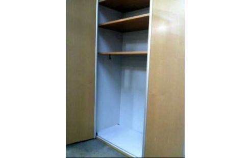 SCHRANK HOLZ GROß 3 FALTTÜREN 3 KLEIDERST.