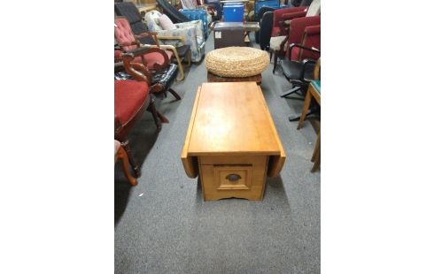 TABLE BASSE A VOLETS PIN