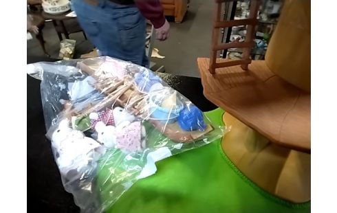 JOUET Sylvanian arbre avec sujets