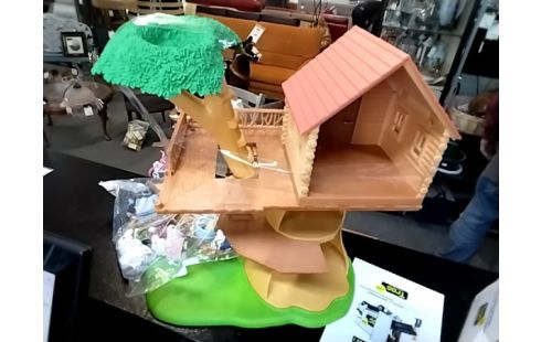 JOUET Sylvanian arbre avec sujets