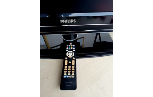 ECRAN LCD PHILIPS 80 CM TÉLÉCOMMANDE
