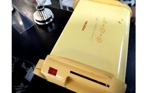GAUFRIER TEFAL JAUNE