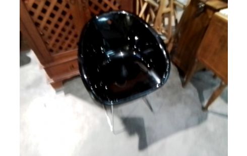 FAUTEUIL PVC NOIR PIED METAL