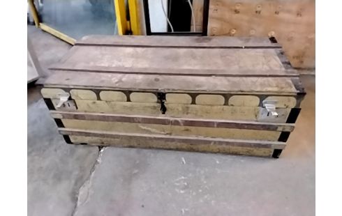 MALLE COFFRE METAL DORÉ