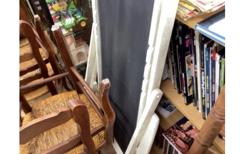 CHILIENNE NOIR ET BLANCHE