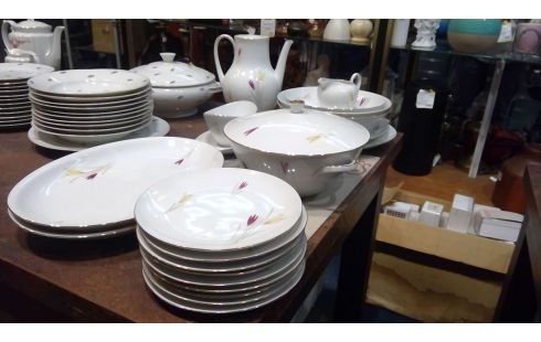 ASSIETTES + BOLS +THEIERE BAVARIA