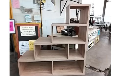ETAGERE DE RANGEMENT ESCALIER