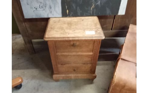 MEUBLE D'APPOINT CHENE