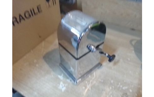 MACHINE A GLACE PILÉE