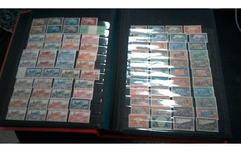 IMPORTANT ALBUM TIMBRES COLLECTION