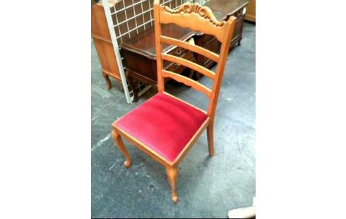 STUHL HOLZ HELL SITZFLÄCHE ROT