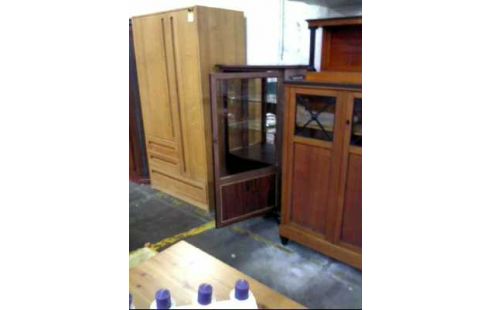 VITRINE HOLZ DUNKEL 1-TÜR 4-EBEN.