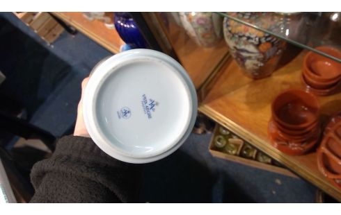 PAIRE DE VASES PORCELAINE