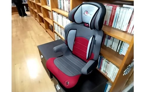 REHAUSSEUR ROUGE ET GRIS