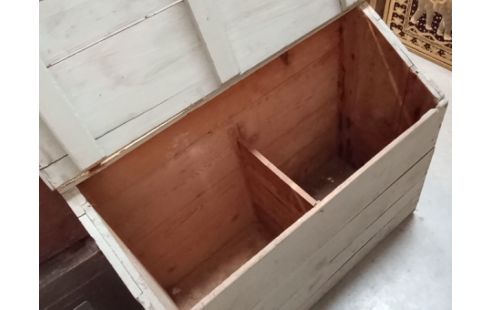 COFFRE BOIS PATINE GRIS CHARMANT