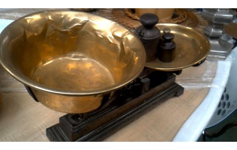 BALANCE ANTIQUE FER CUIVRE
