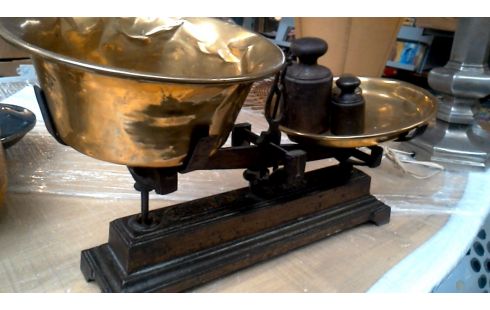 BALANCE ANTIQUE FER CUIVRE