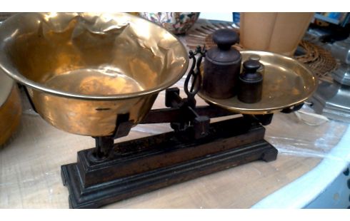BALANCE ANTIQUE FER CUIVRE