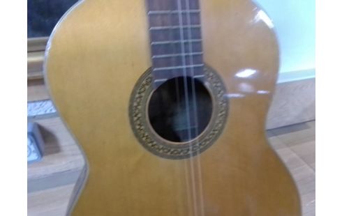 GUITARE JAPONAISE SIGNÉ