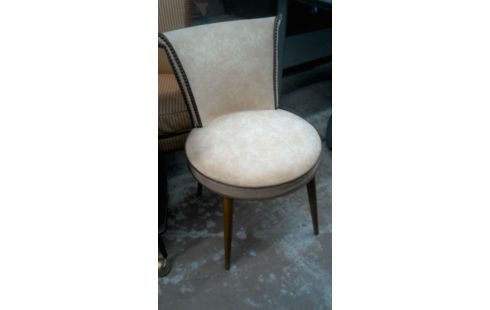 SESSEL 1 IM VINTAGE-STIL