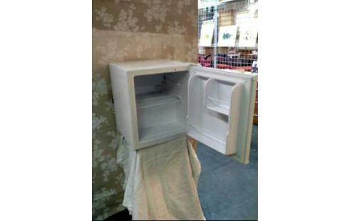 MINIKÜHLSCHRANK WEIß