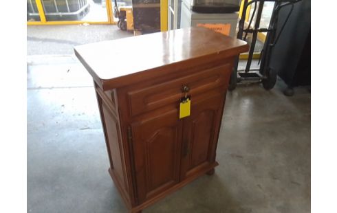 MEUBLE D'APPOINT 2 PORTES 1 TIROIR EN L'ETAT