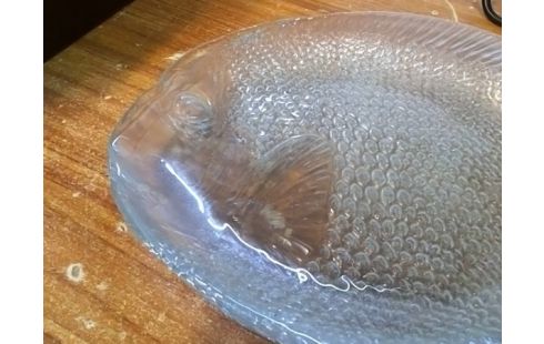 LOT DE 4 PLATS VERRES POISSON